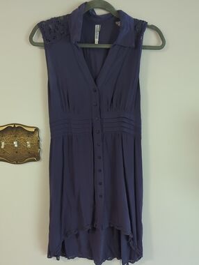 Monoreno Navy Sleeveless High-Low Button Front Tunoc Dress with Lace Shoulders
